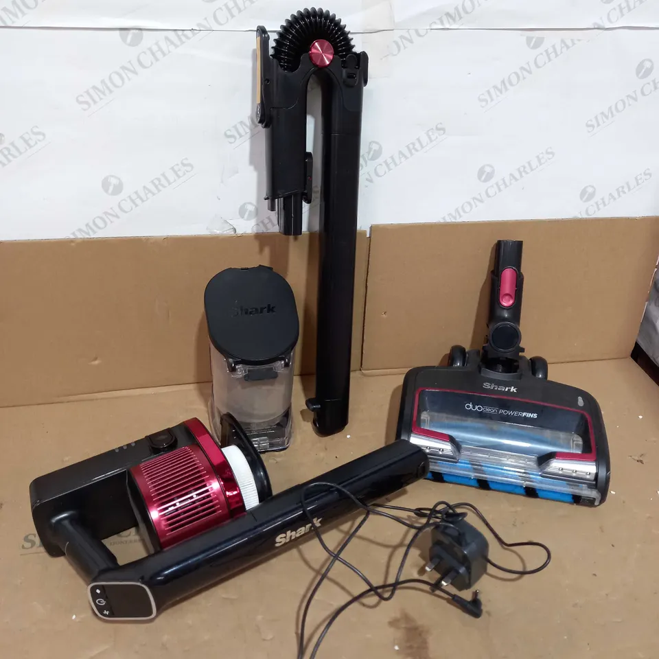SHARK CORDLESS VACUUM IZ300UKT