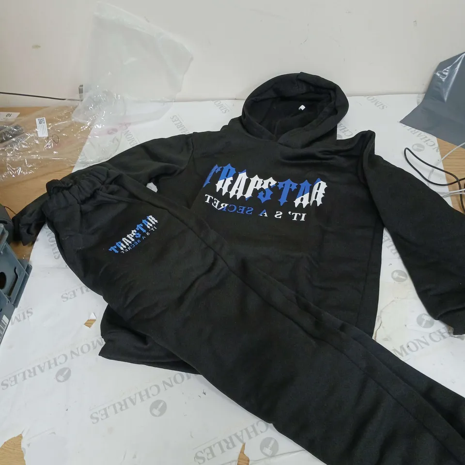 TRAPSTAR 2 PIECE CHILDS HOODED TOP & JOGGERS BLACK SIZE M