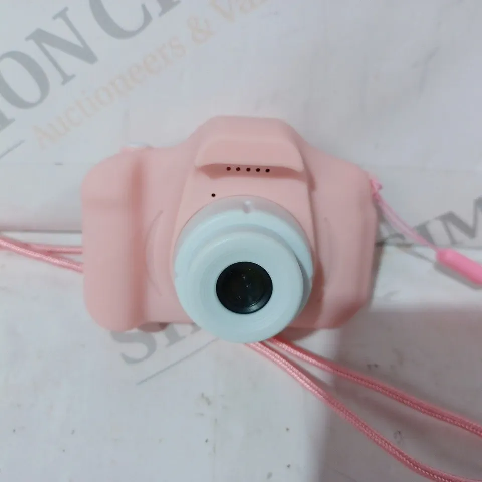 BOXED UNBRANDED CHILDREN'S DIGITAL CAMERA