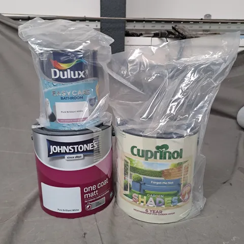 LOT OF 3 PAINT PRODUCTS TO INCLUDE JOHNSTONE'S PURE BRILLIANT WHITE, DULUX BATHROOM BRILLIANT WHITE AND CUPRINOL FORGET ME NOR