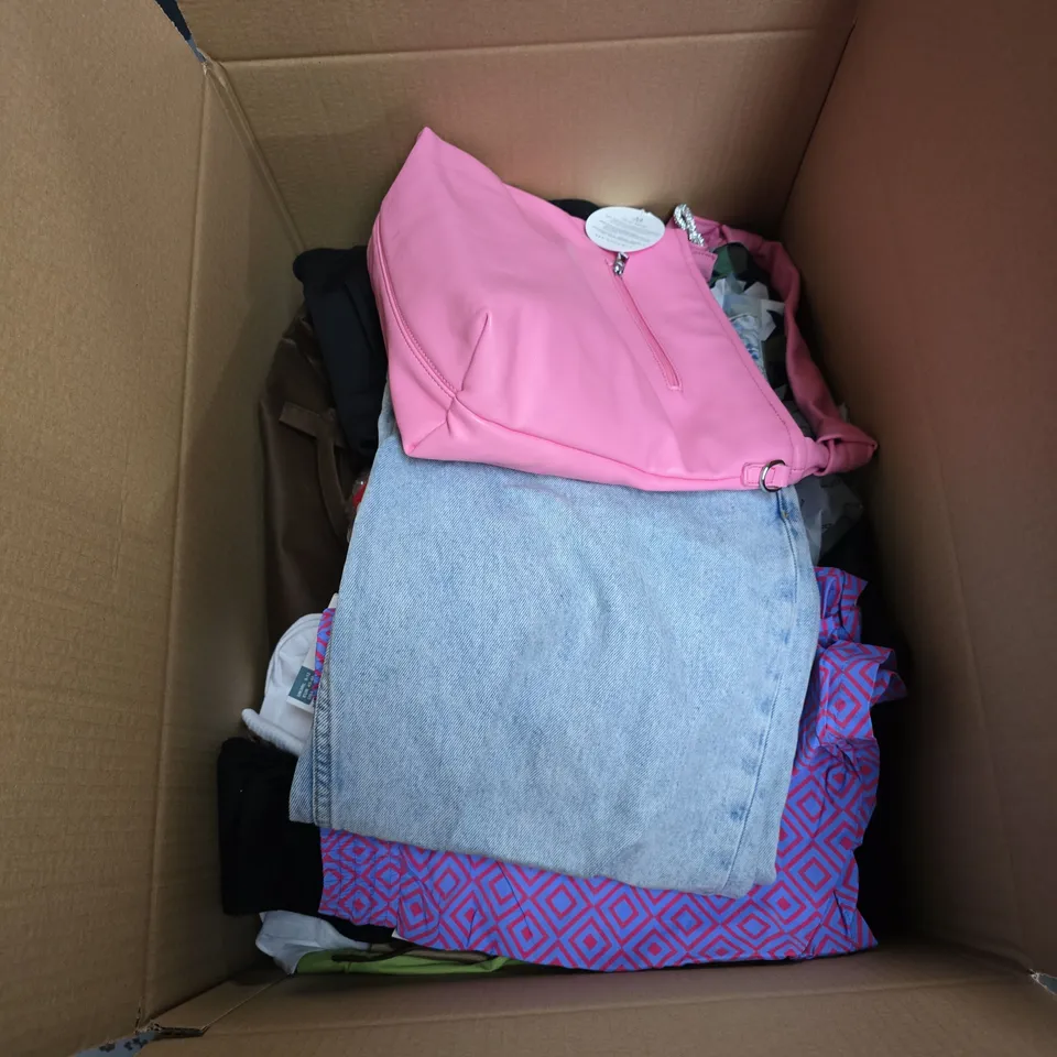 BOX OF APPROXIMATELY 30 ASSORTED CLOTHING ITEMS INCLUDING THE NORTH FACE BLACK TANK TOP MEDIUM, FRESCOBOL CARIOCA SHORTS LARGE, KITON SHORTS LARGE AND MINISSIMI PINK BAG 