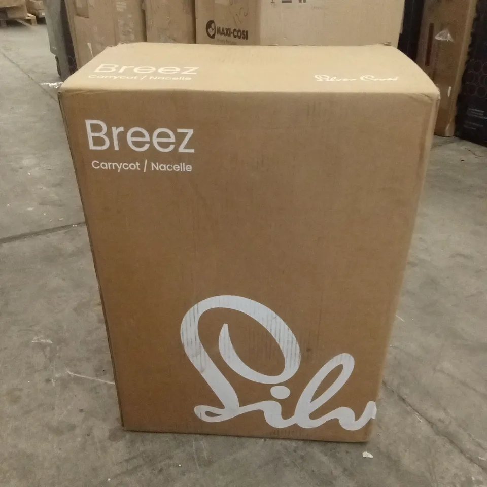 BOXED SILVER CROSS BREEZE CARRYCOT - ONYX