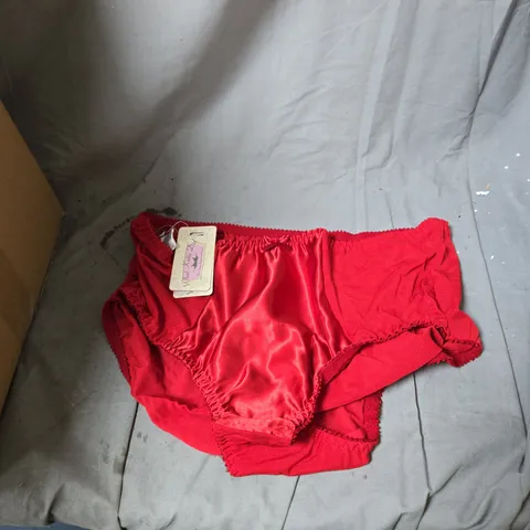 BOX OF APPROXIMATELY 25 ASSORTED CLOTHING ITEMS INCLUDING  MEY DRY COTTON MEN’S UNDERWEAR , WHAT KATIE DID BRIEFS , NYLON DREAMS SUSPENDER BELT AND ROSA FAIA BRA 