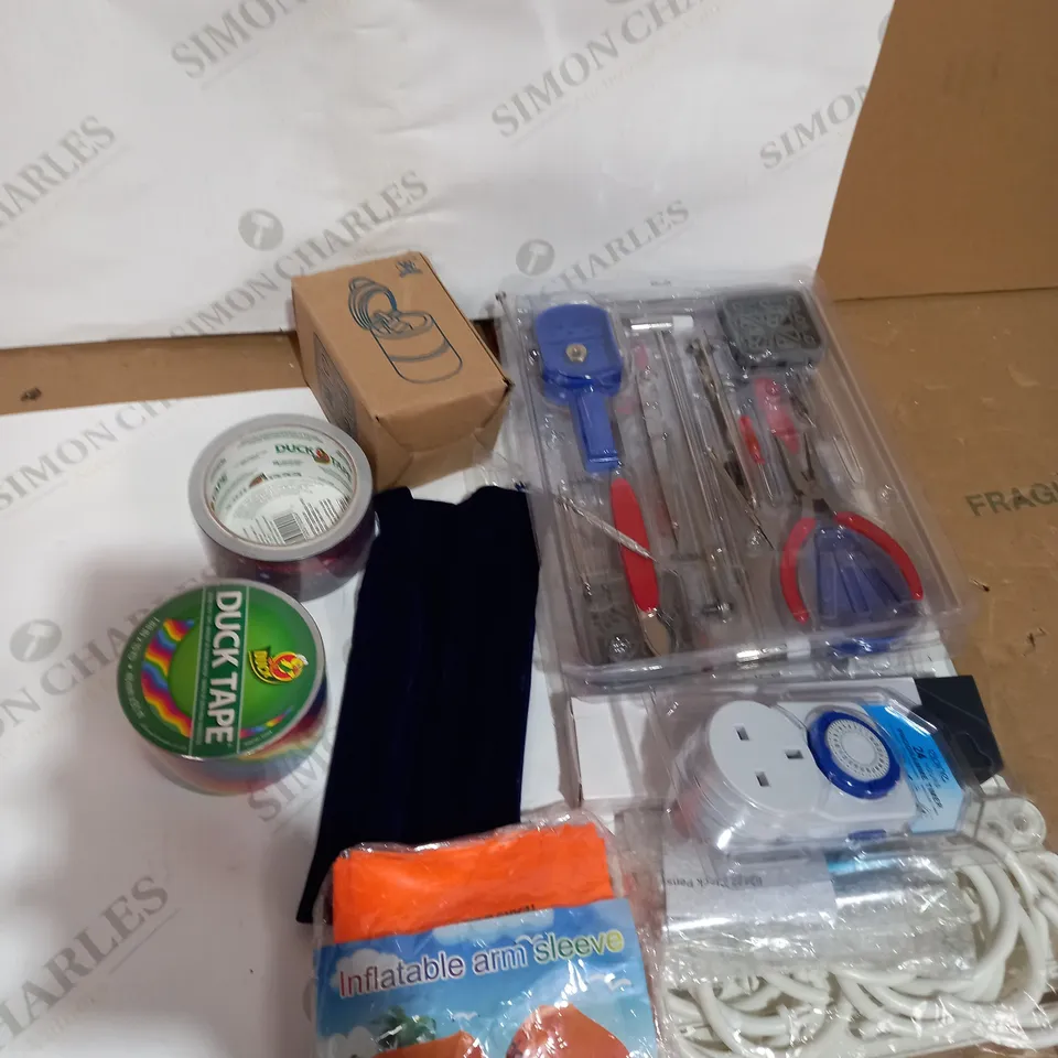 LOT OF APPROX 20 HOUSEHOLD ITEMS 