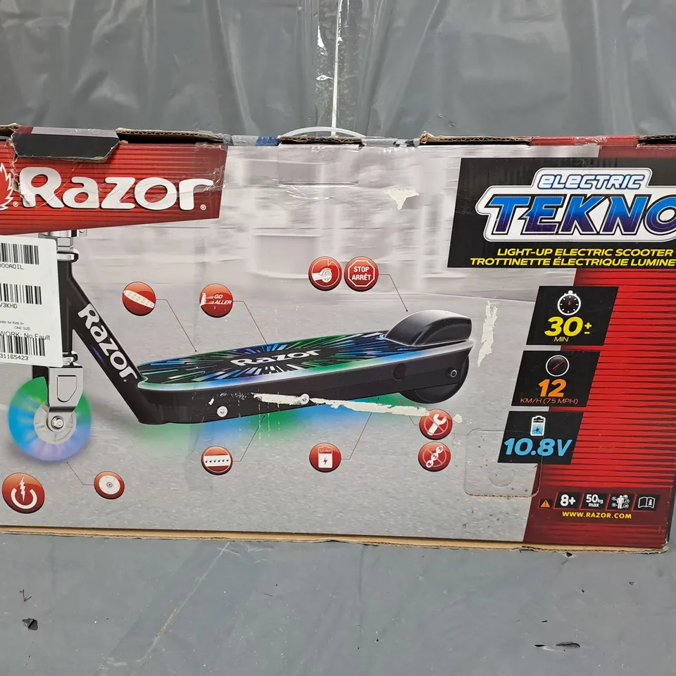 RAZOR ELECTRIC TEKNO 12 VOLT SCOOTER  RRP £199.99