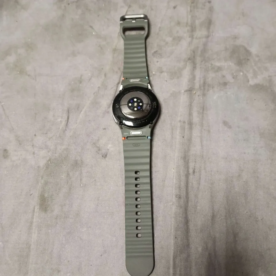 SAMSUNG GALAXY WATCH 7 IN BOX