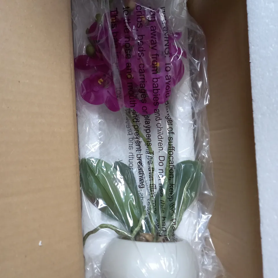 BOX OF 2 SYNTHETIC FLOWERS AND POT 