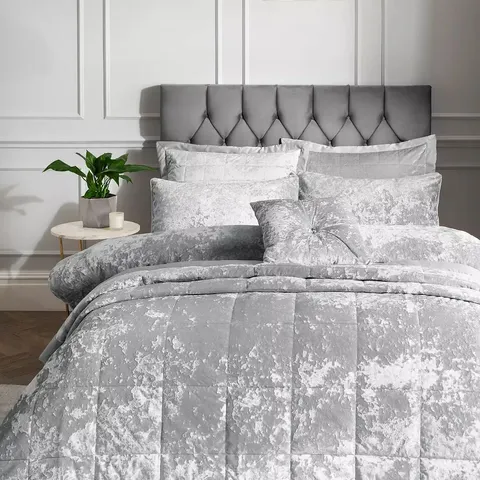 CATHERINE LANSFIELD CRUSHED VELVET DUVET COVER AND PILLOWCASE SET SUPER KING