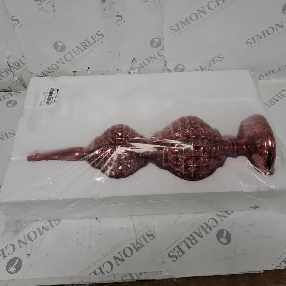 ONE DECORATIVE RED CHRISTMAS TREES