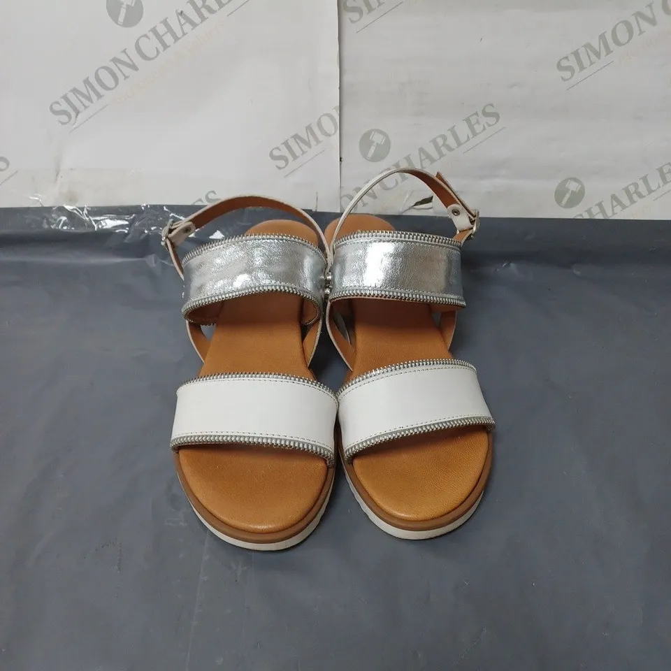 MODA IN PELLE PRUDIE WHITE AND SILVER SANDALS SIZE EU 40