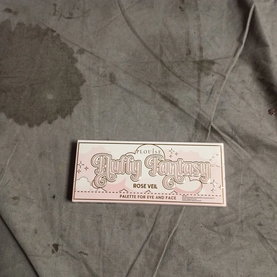 PLOUISE GIFT BOX SET TO INCLUDE:3X LIP CONDITIONER,  COTTON PADS, CLEANSER, EYE PALETTE,  AFTER DARK SKINCARE SET, JELLY REMOVER, MAKEUP MELTER, BODY BUTTER, LIQUID BLUSH AND HAND CREAM