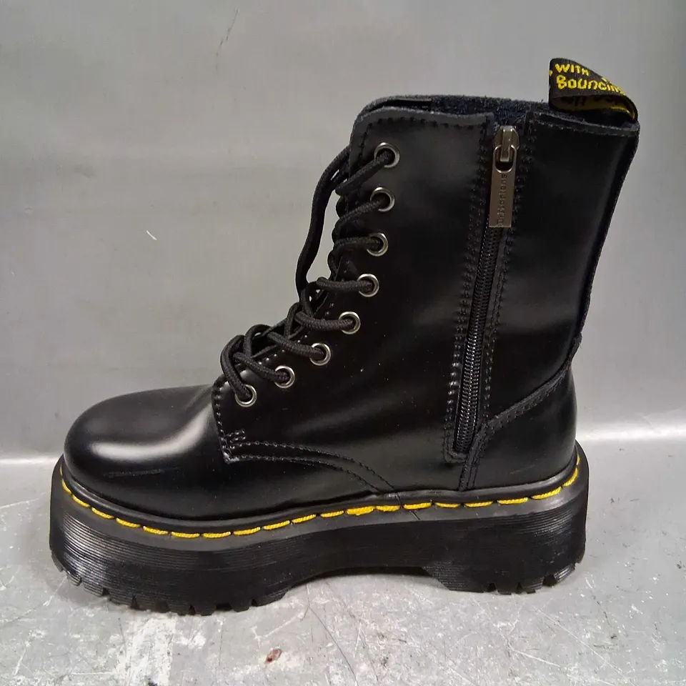 DR MARTENS SIZE 4.5