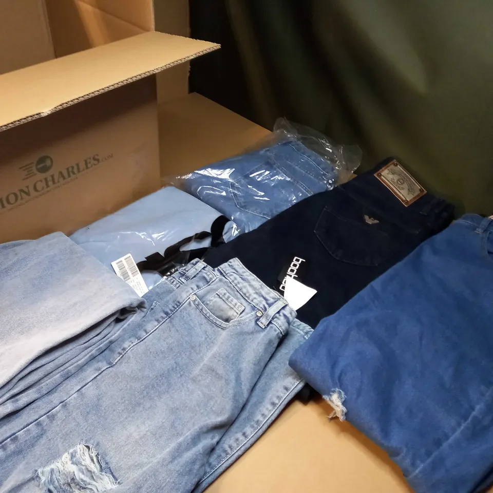 BOX OF APPROX 8 ASSORTED JEANS/DENIM ITEMS VARYING IN SIZE/COLOUR/STYLE