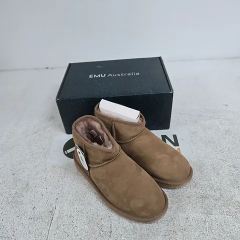 UK 8 EMU AUSTRALIA STINGER CAMEL BOOTS – WOMEN'S, BOXED