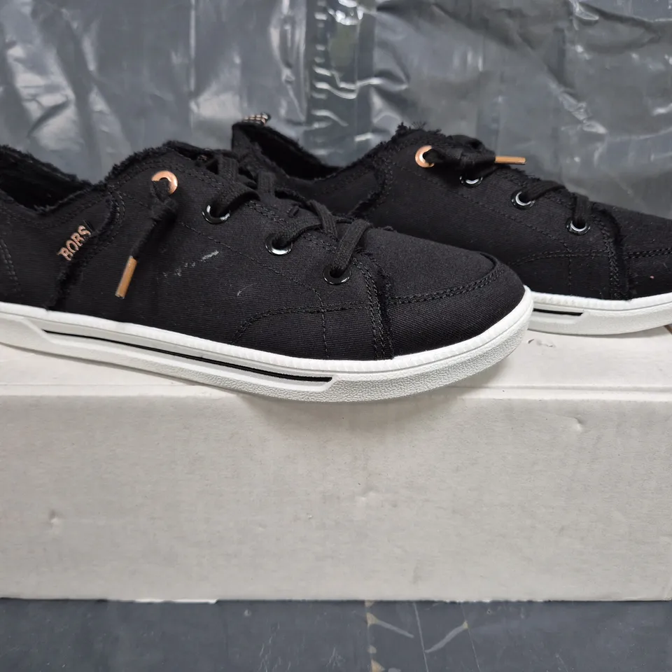 BOXED PAIR OF SKECHERS BOBS SHOES IN BLACK SIZE 5.5