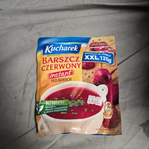 BOX OF APPROXIMATELY 10 ASSORTED FOOD ITEMS INCLUDING GREEN & BLACKS CHOCOLATE BAR , INSTANT RED BORSCH AND TOBLERONE BAR 340G