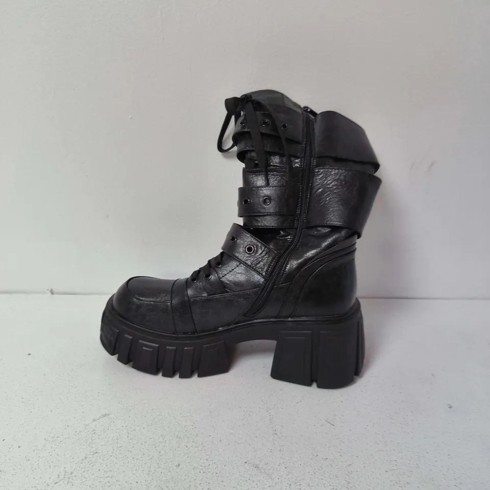 BOXED KILLSTAR RUPTURA BOOTS IN BLACK - UK 8