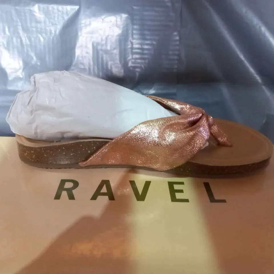 BOXED RAVEL GLADE METAL COMB LEATHER SUMMER SIZE 3