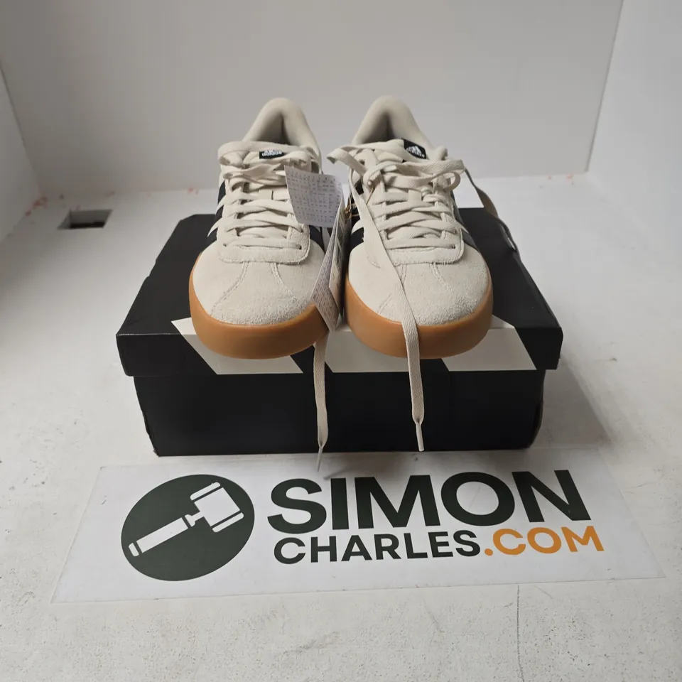 BOXED PAIR OF ADIDAS VL COURT 3.0 TRAINERS IN WHITE - UK 8