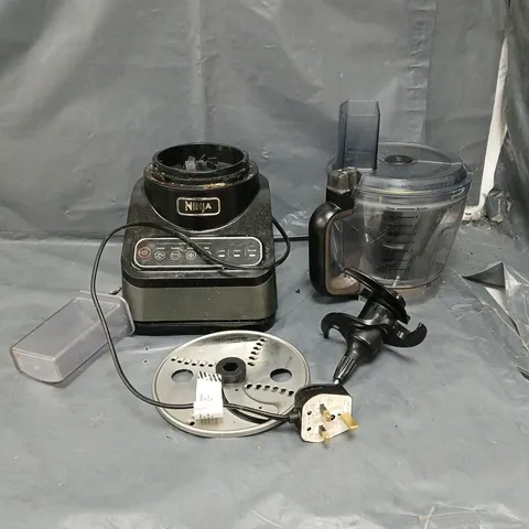 NINJA FOOD PROCESSER WITH AUTO-IQ BN650U