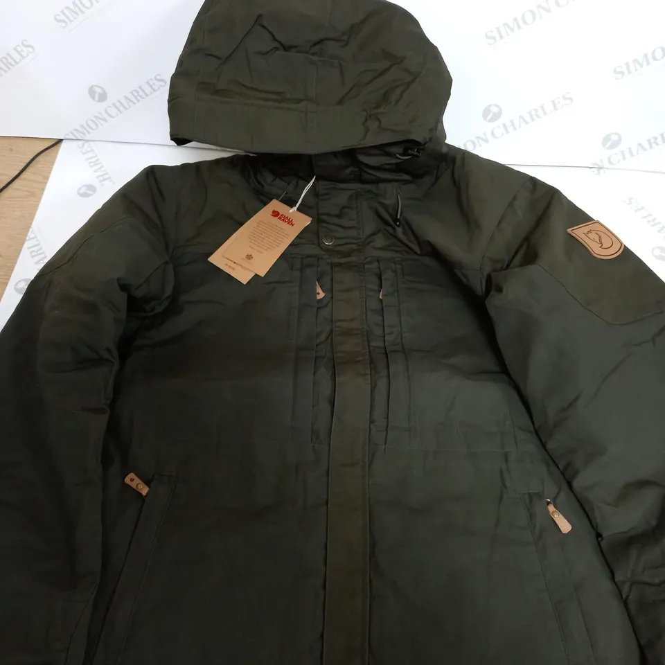 FJALL RAVEN KHAKI PADDED COAT - M