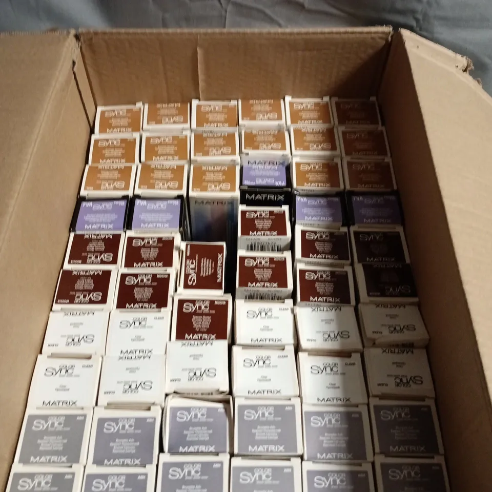 BOX OF APPROXIMATELY 60 MATRIX HAIR CARE PRODUCTS INCLUDING COLOR SYNC MEDIUM BLONDE VIOLET ASH/BRUNETTE NEUTRAL/BRUNETTE MOCHA/BRUNETTE ASH/CLEAR