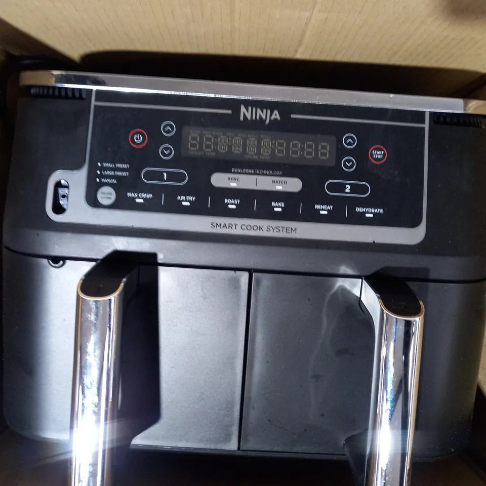 BOXED NINJA FOODI MAX 9.5L DUAL ZONE AIRFRYER AF451UK