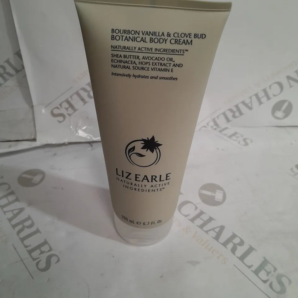 LIZ EARLE BOURBON VANILLA & CLOVE BUD BODY CREAM - 200ML