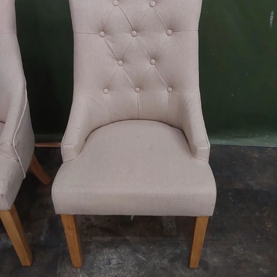 SET OF 2 DUKE OATMEAL FABRIC BUTTON BACK DINING CHAIRS WITH OAK LEGS 