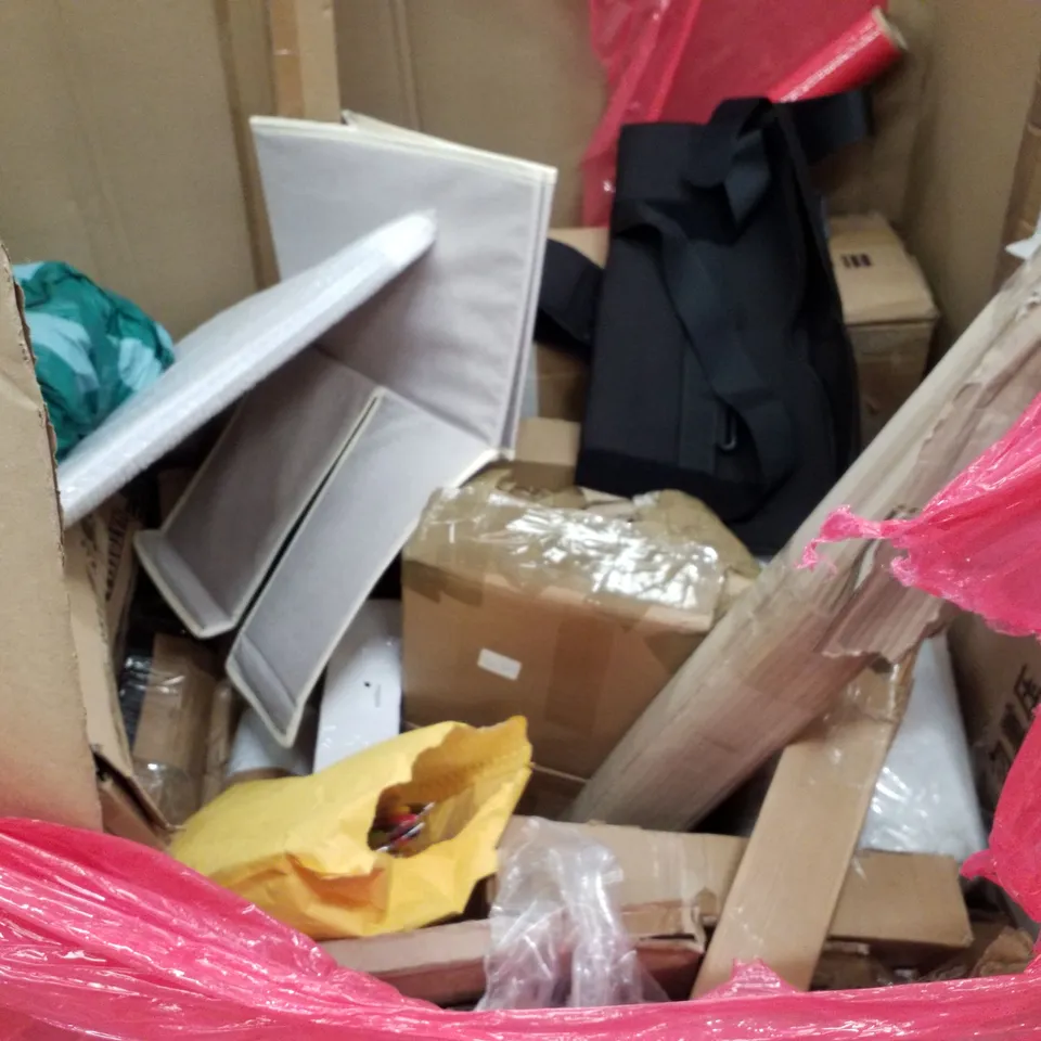 PALLET OF ASSORTED PRODUCTS INCLUDING TOILET SEAT, UTILITY CART, ELECTRIC FRYER, CLEAR UMBRELLA, CAMPING CHAIR