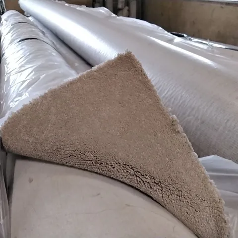 ROLL OF QUALITY HIGHGATE FINESSE DOVE CARPET // APPROX SIZE: 4 X 5.4m