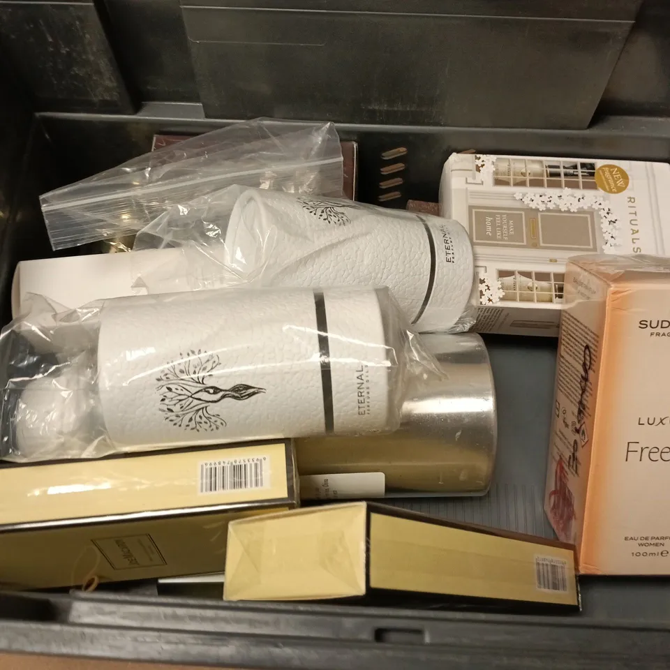 APPROX 10 ASSORTED FRAGRANCES TO INCLUDE SUDDENLY , JOE MACARON AND INTENSE 