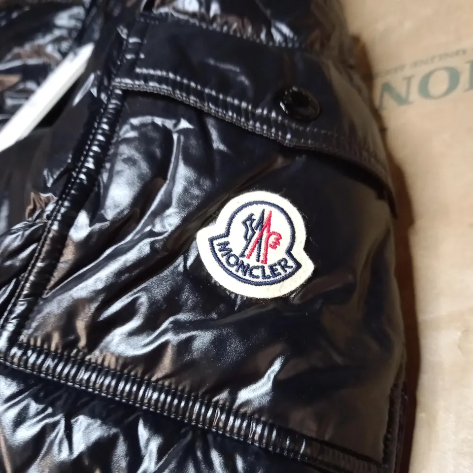 MENS MONCLER PADDED COAT SIZE UNSPECIFIED