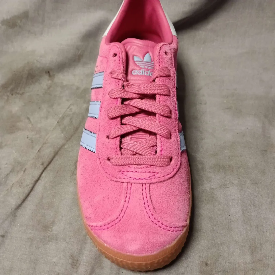 UNBOXED PAIR OF ADIDAS GAZELLE KIDS TRAINERS IN PINK - UK 13.5