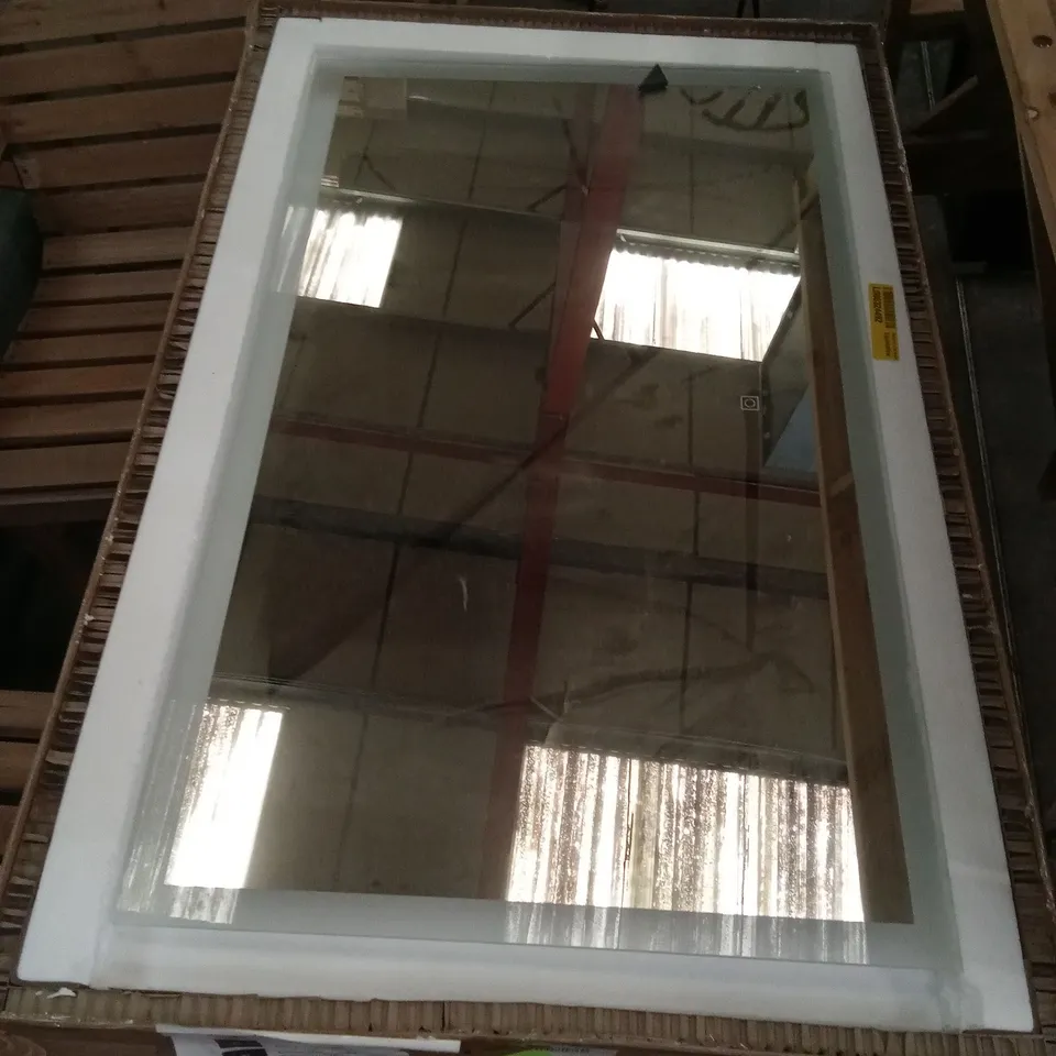 EAMON RECTANGULAR WALL MIRROR 100X60CM LED