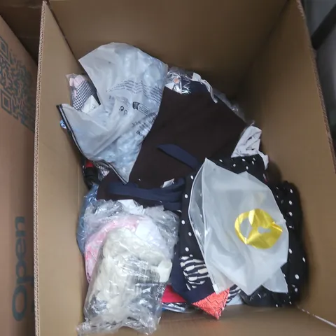 BOX OF APPROXIMATELY 20 ASSORTED CLOTHING TO INCLUDE: ZARA BAG