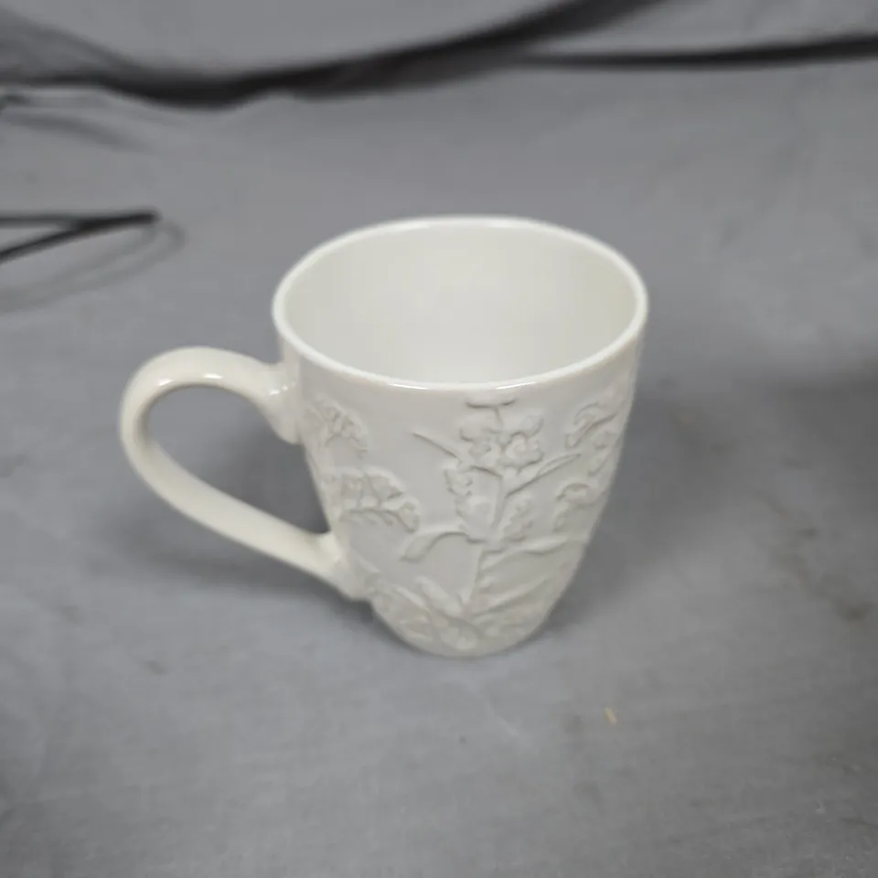 SET OF FOUR MUGS