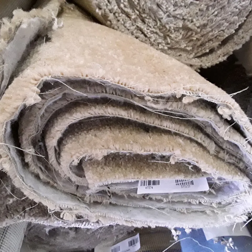 ROLL OF QUALITY NATURAL BEIGE CARPET