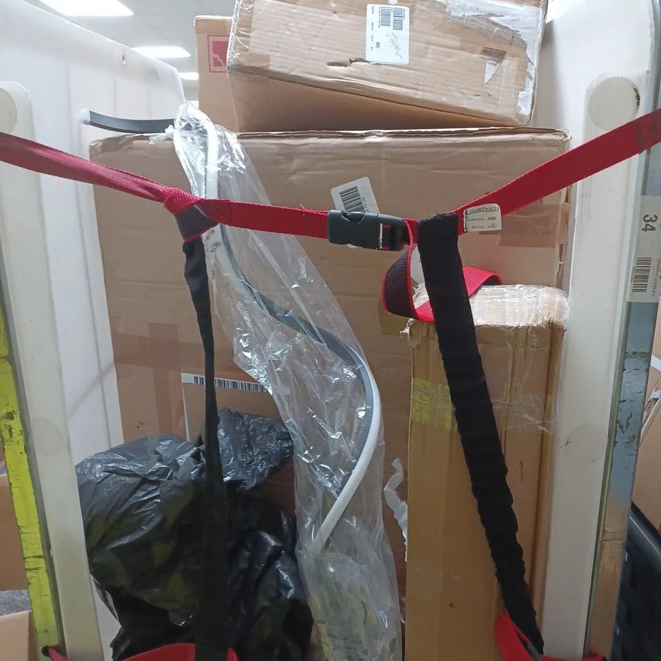 APPROXIMATELY 20 ASSORTED HOUSEHOLD ITEMS TO INCLUDE PRE-LIT WREATH AND KITCHENWARE