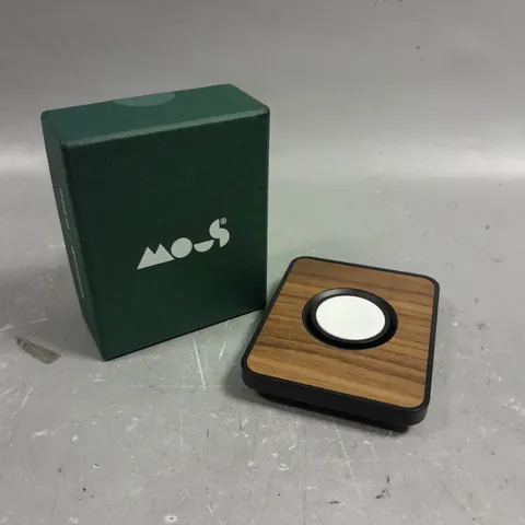 BOXED MOUS WALNUT APPLE WATCH CHARGER 