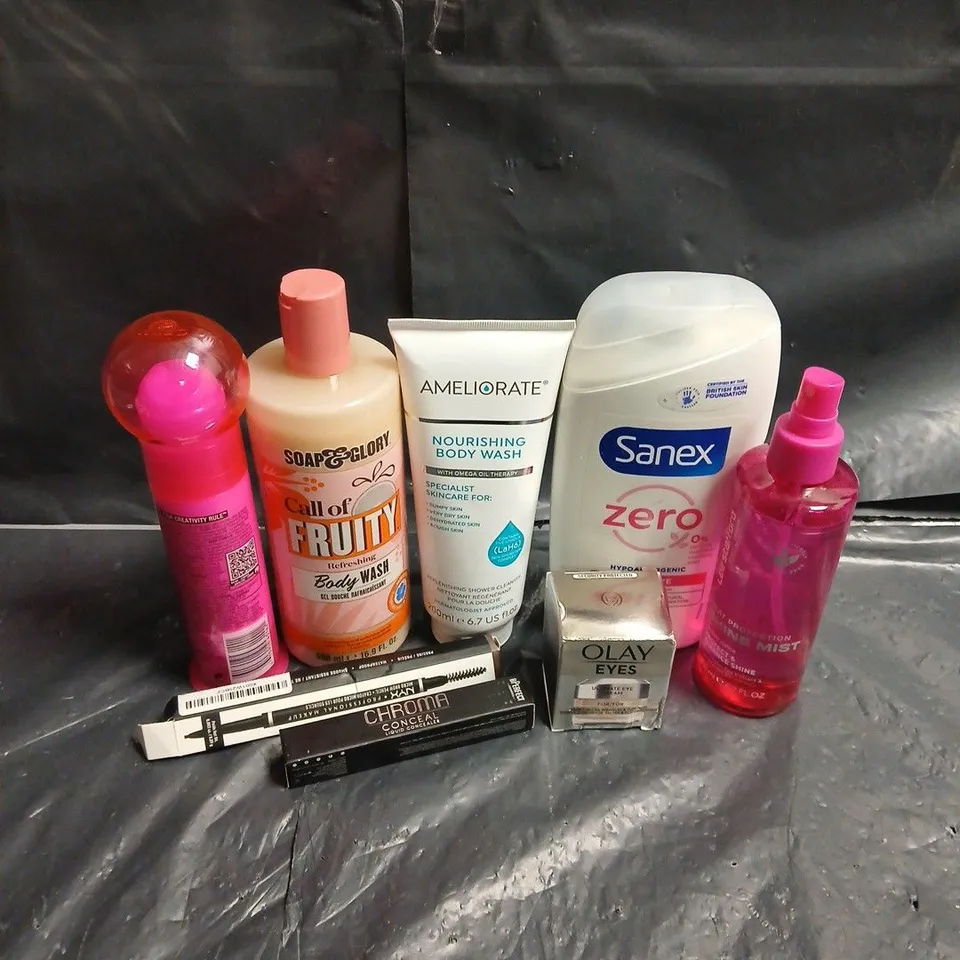 APPROXIMATEY 20 ASSORTED HEALTH AND BEAUTY PRODUCTS TO INCLUDE - SOAP&GLORY BODY WASH - BED HEAD SMOOTHING CREAM - SANEX SHOWER GEL - ETC