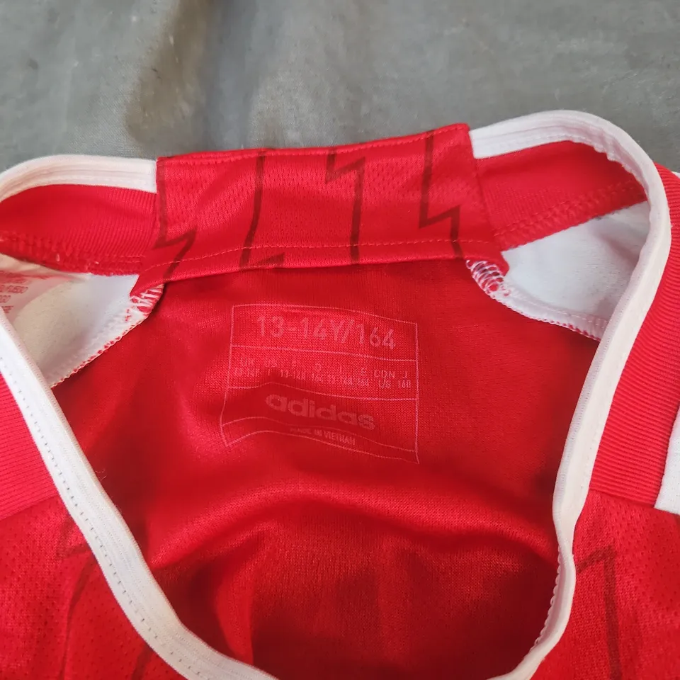 ADIDAS ARSENAL SHIRT SIZE 13/14 YEARS. WILLIAMSON 6 ON BACK