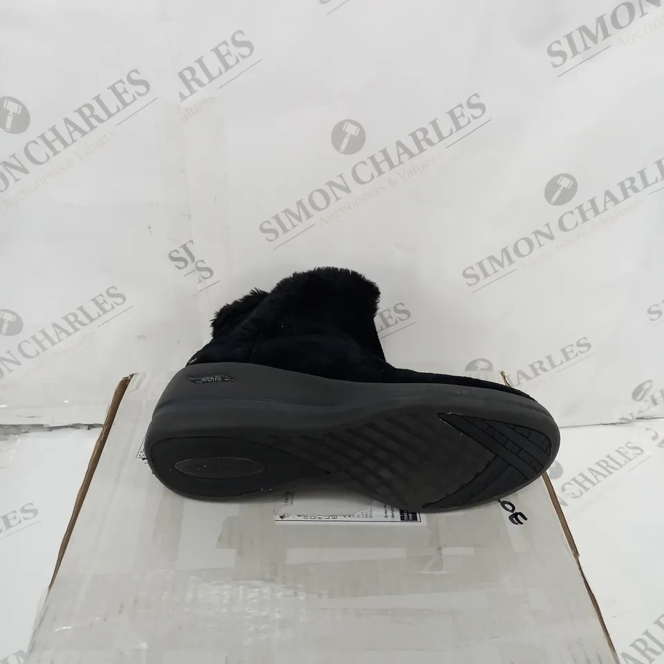 SKECHERS BLACK WEDGE BOOTS - SIZE 6.5