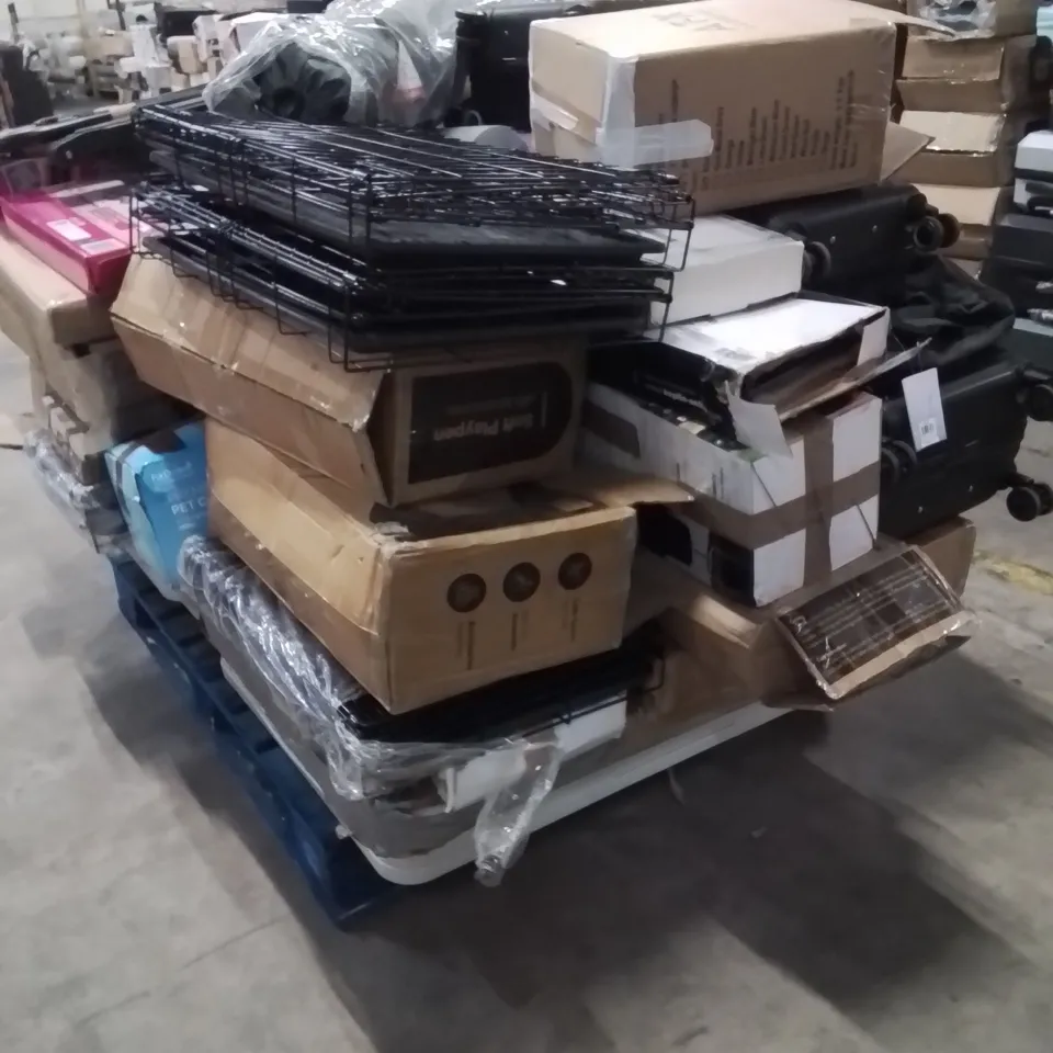 PALLET OF ASSORTED HOUSEHOLD GOODS AND PRODUCTS TO INCLUDE;FOLDING TABLES,SUITCASES,SOUP MAKER,DOG CAGES,CORDLESS VACUUM CLEANER,PLAYPEN,CAMPING CHAIRS 
