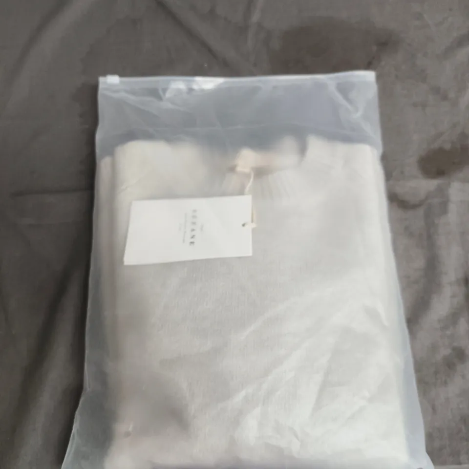 SÉZANE WHITE KNIT SWEATER – SIZE M