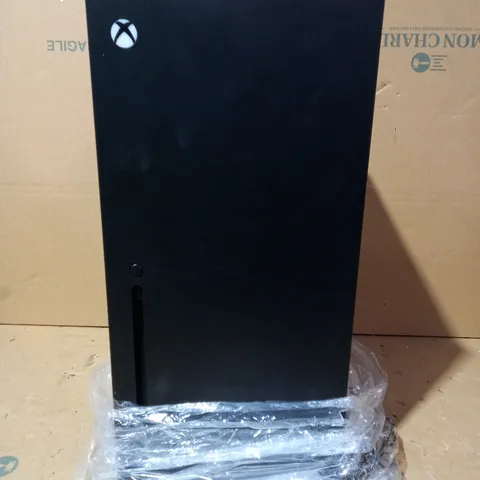 UKONIC XBOX SERIES X REPLICA MINI FRIDGE