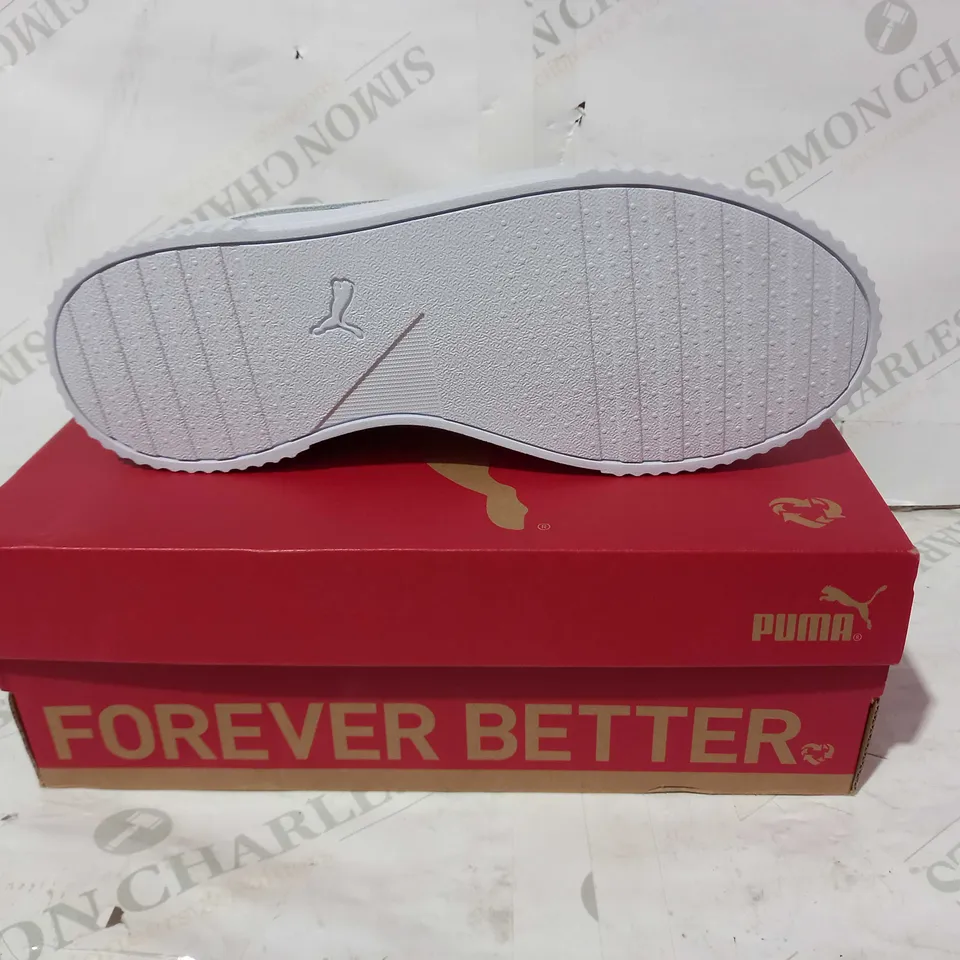 BOXED PAIR OF PUMA TRAINERS IN WHITE UK SIZE 6.5