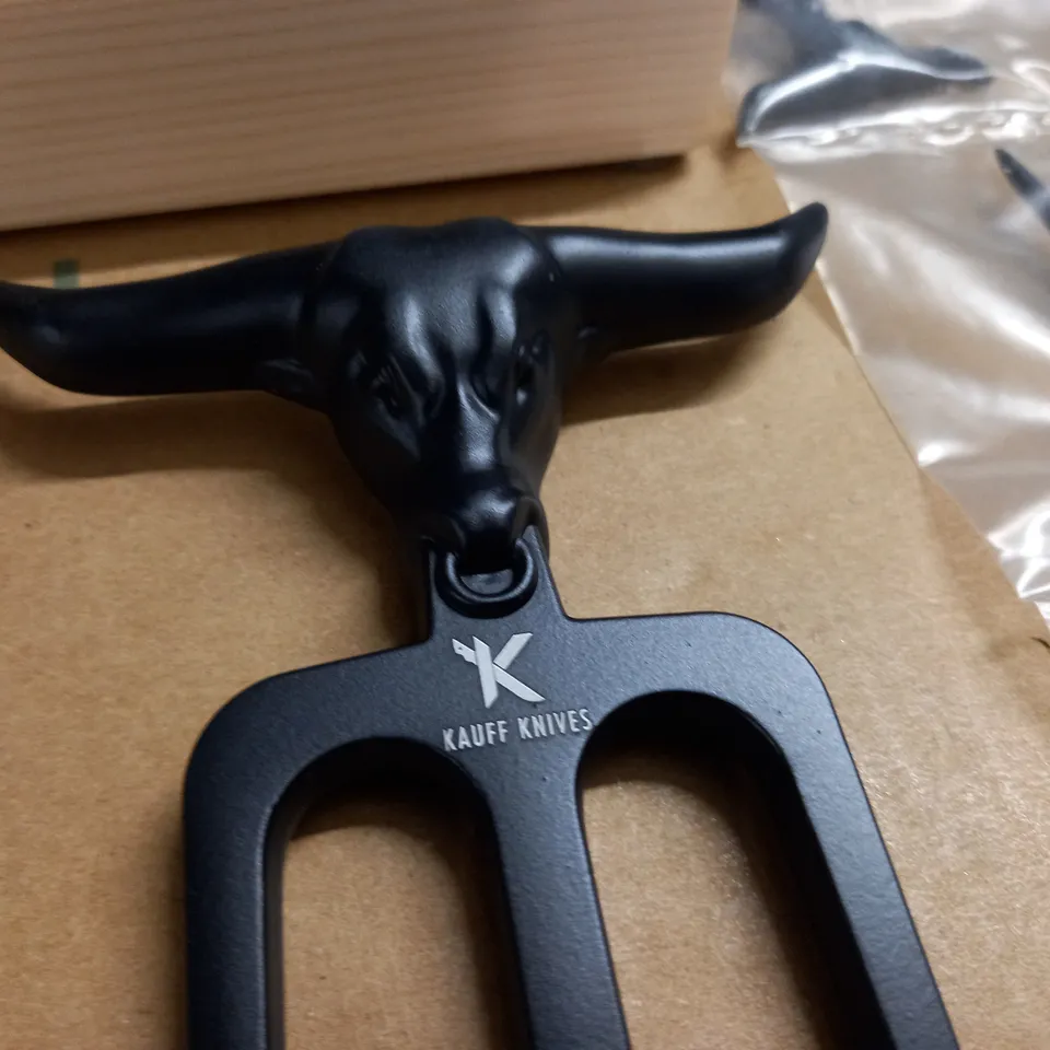 KAUFF KNIVES BULL THEMED SET WITH WOODEN BLOCK