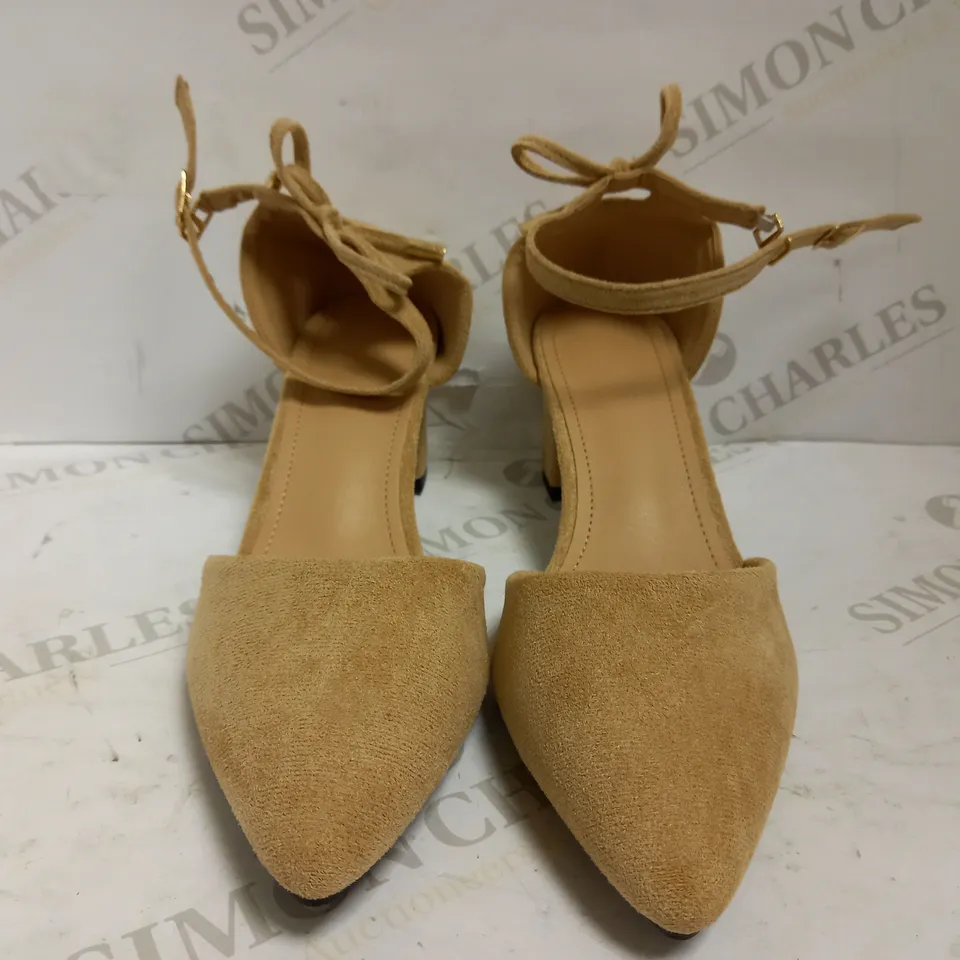 DESIGNER SUEDE STYLE HEELS UK SIZE 6