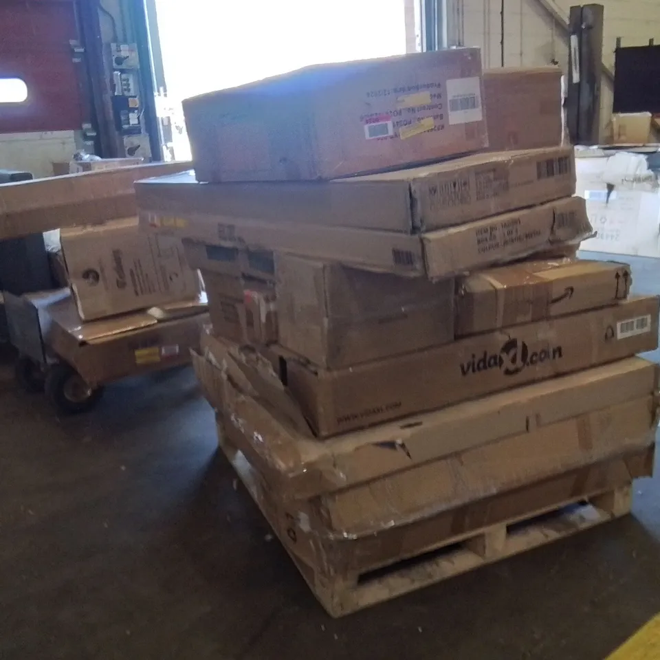 PALLET OF INCOMPLETE FURNITURE SETS TO INCLUDE;CHAIRS,SOFA,BEDSIDE TABLE